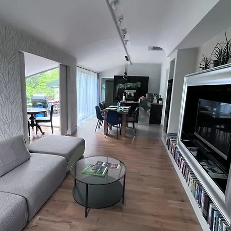 Apartment Zdrowa 6