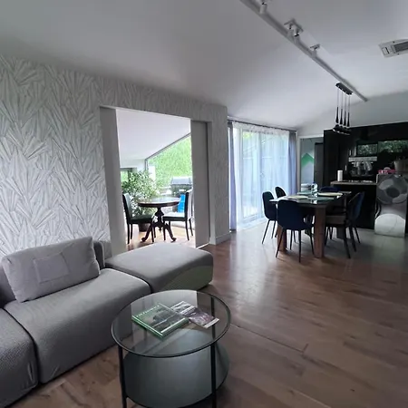 Lägenhet Zdrowa 6 *