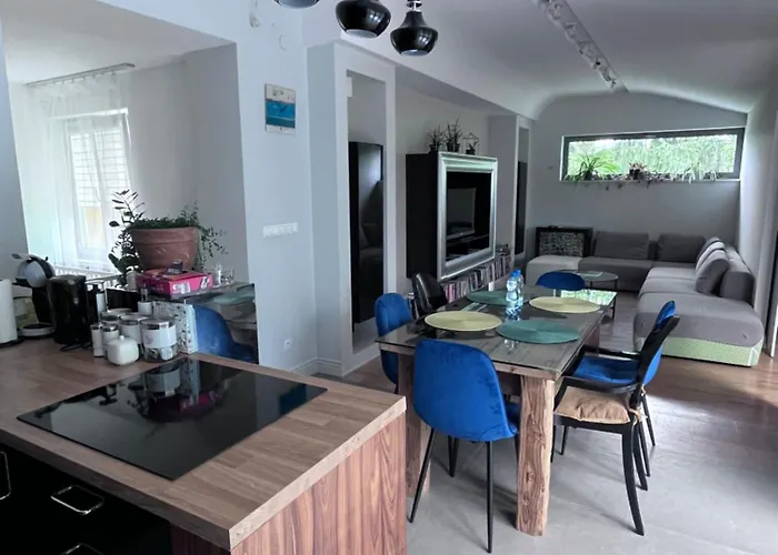 Appartement Zdrowa 6 *